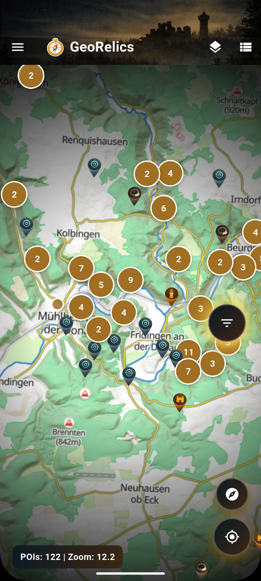 GeoRelics adventure map with clustered discoveries across the landscape